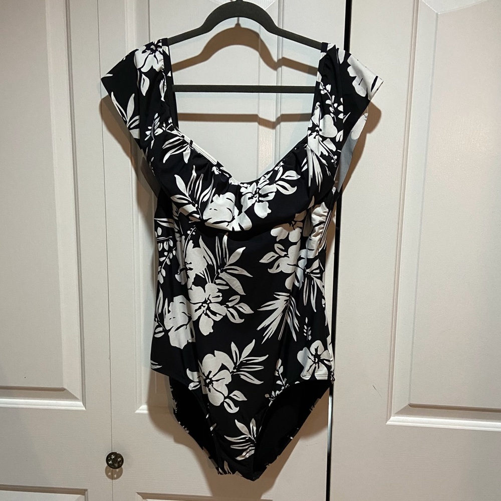 SWIM SUIT SZ XL